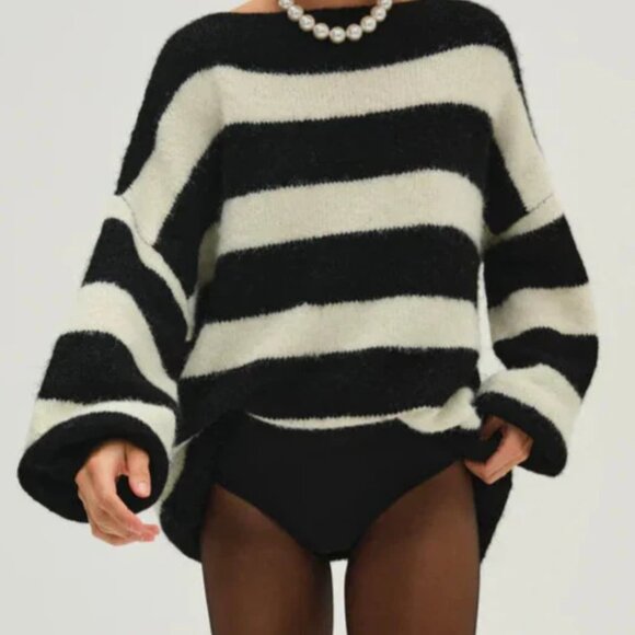 Meggy Oversized Sweater - Picture 2 of 12